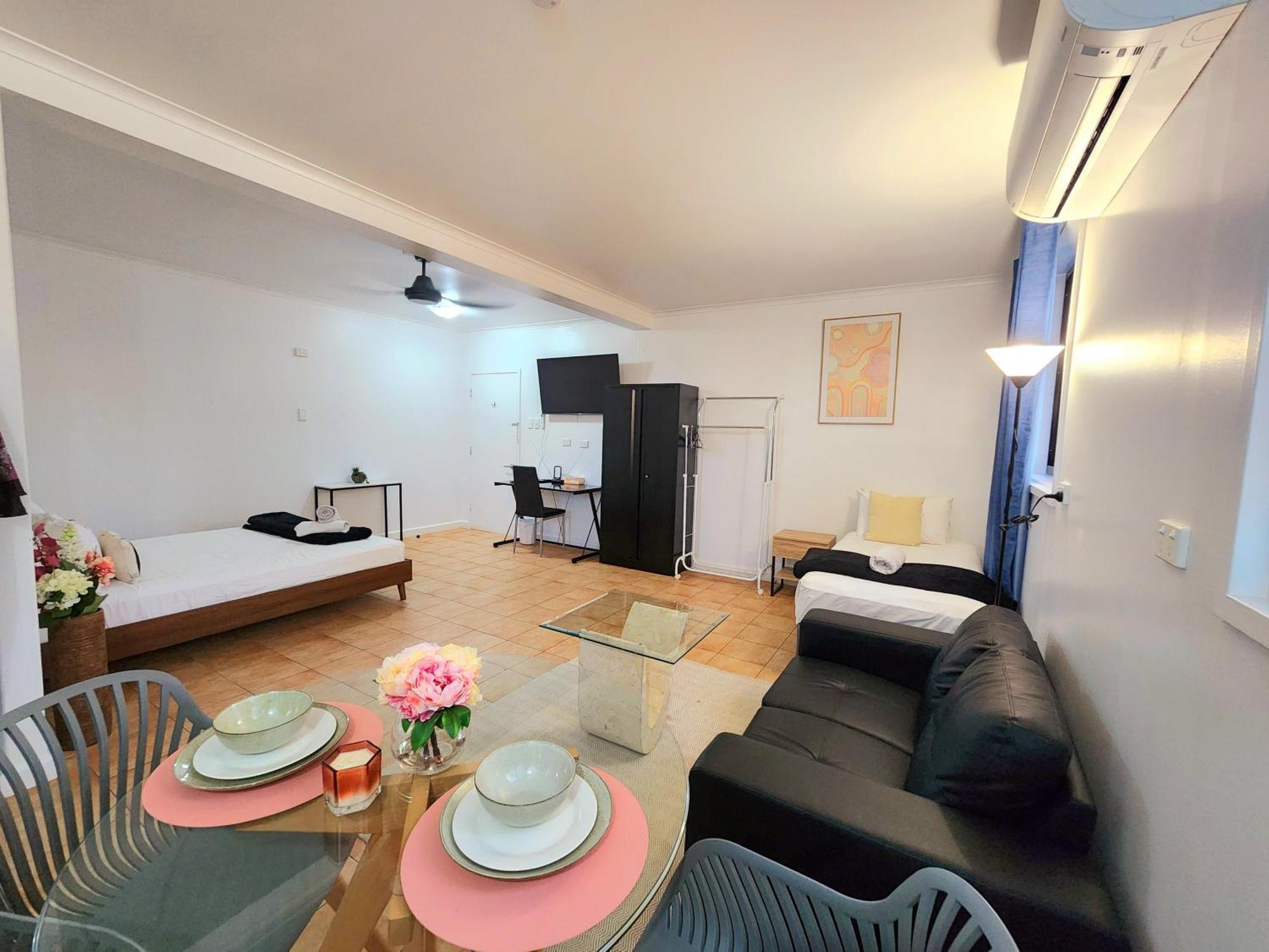 K - Town Hotel Катерін Екстер'єр фото